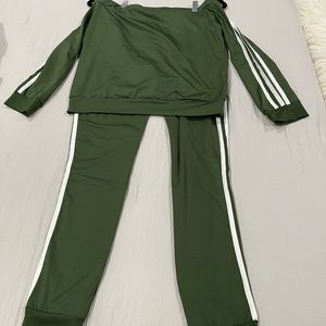 Brand New Off the shoulder track suit